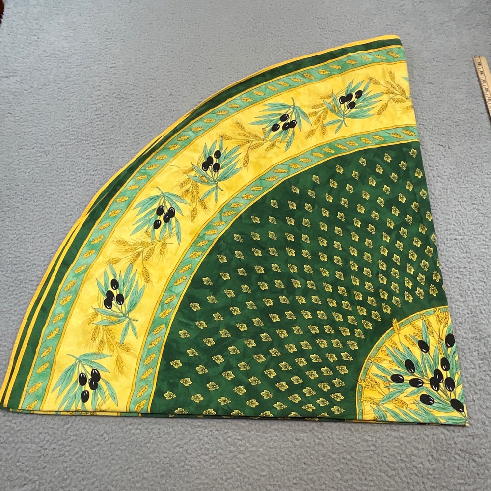 French Round Tablecloth 62 Inch Provencal Olive Wheat  
Green Yellow Vintage